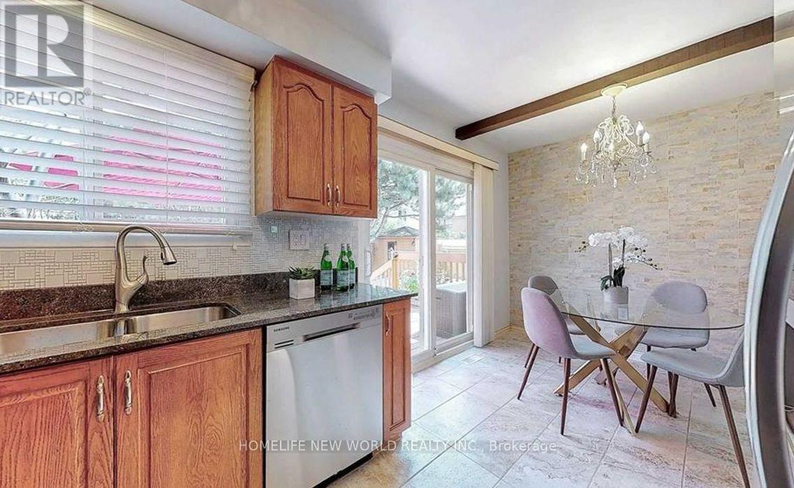 58 Marathon Crescent, Toronto, Ontario  M2R 2L7 - Photo 12 - C12725084