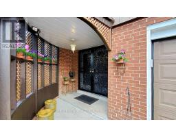 58 MARATHON CRESCENT, Toronto, Ontario