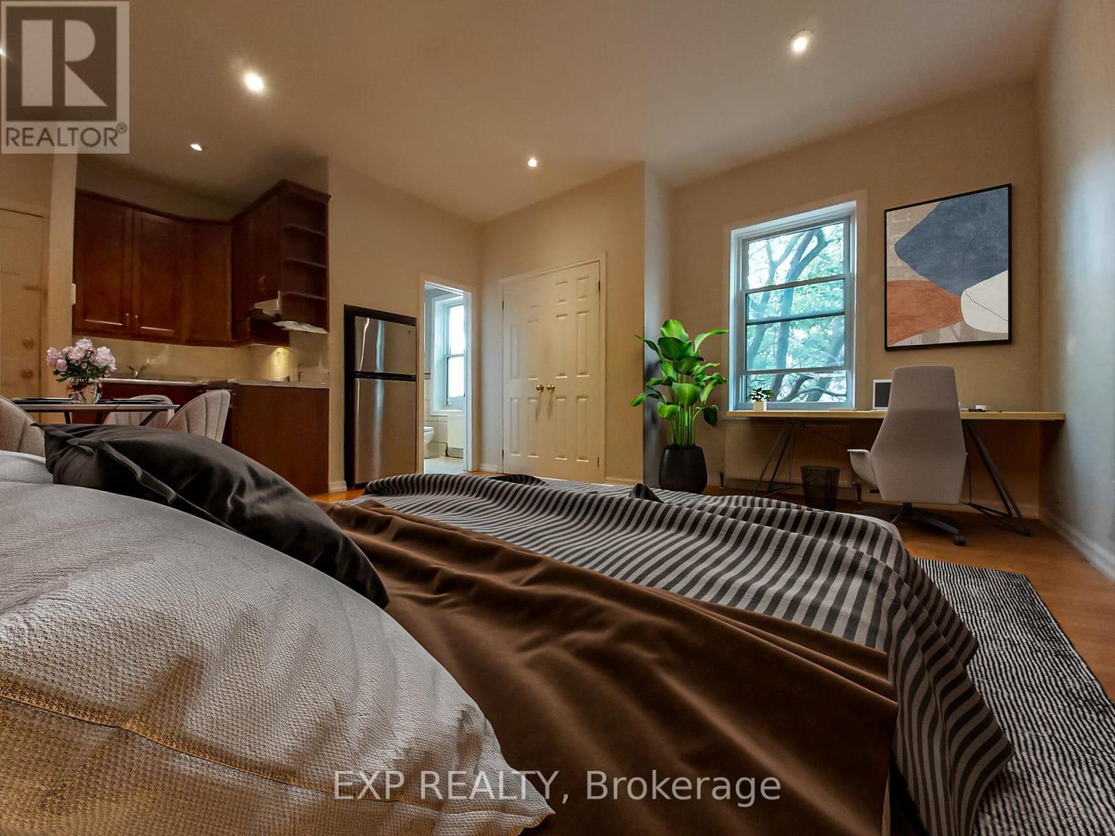 UNIT 1 - 195 CARLTON STREET, Toronto, Ontario