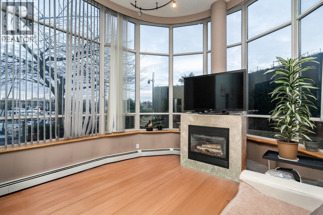 122 1228 Marinaside Crescent, Vancouver, British Columbia V6Z 2W4 - Photo 5 - R3081565