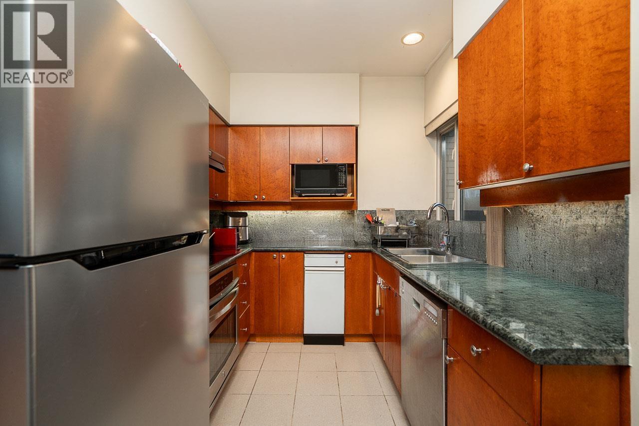 122 1228 Marinaside Crescent, Vancouver, British Columbia V6Z 2W4 - Photo 9 - R3081565