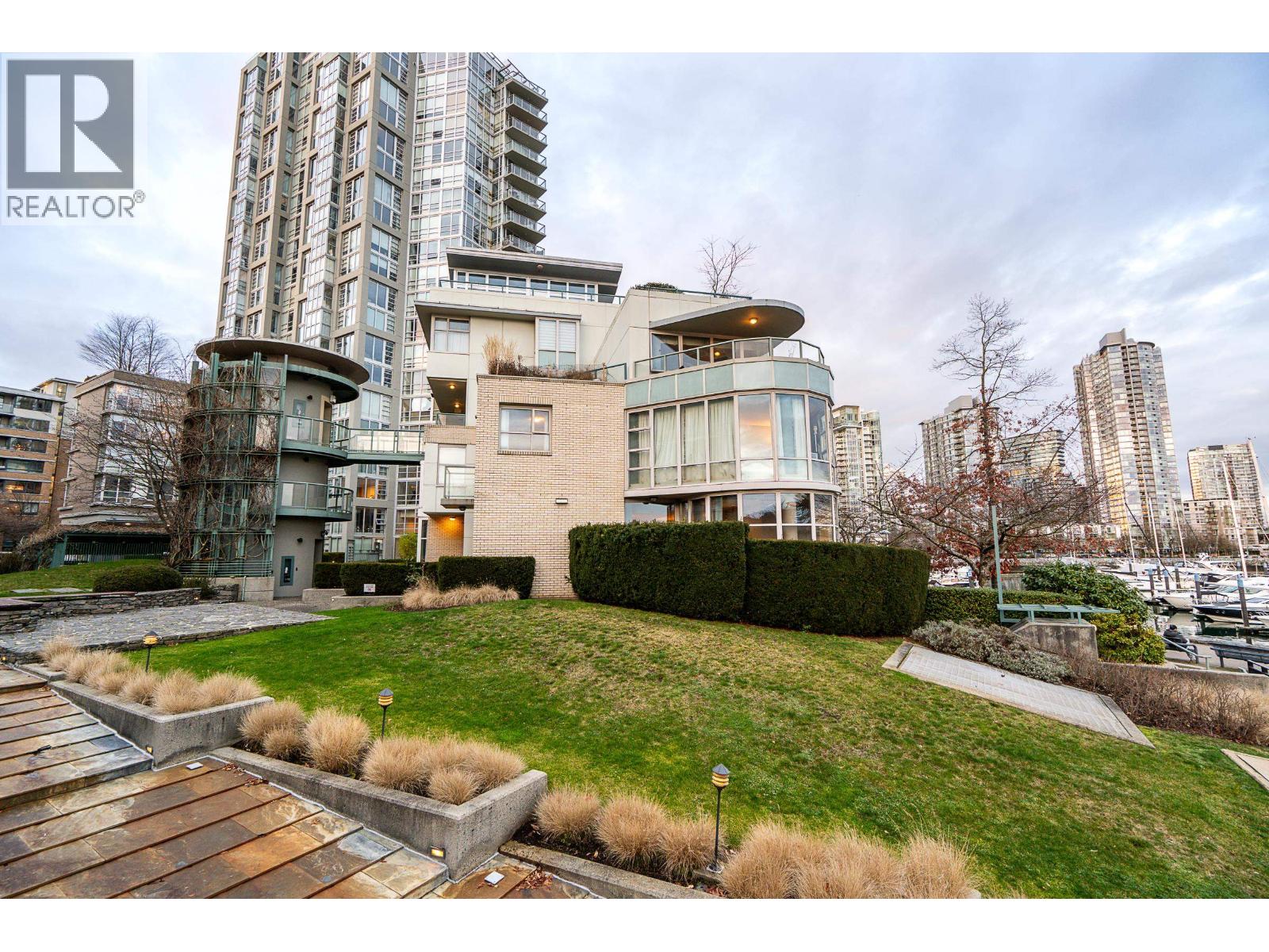 122 1228 Marinaside Crescent, Vancouver, British Columbia V6Z 2W4 - Photo 36 - R3081565