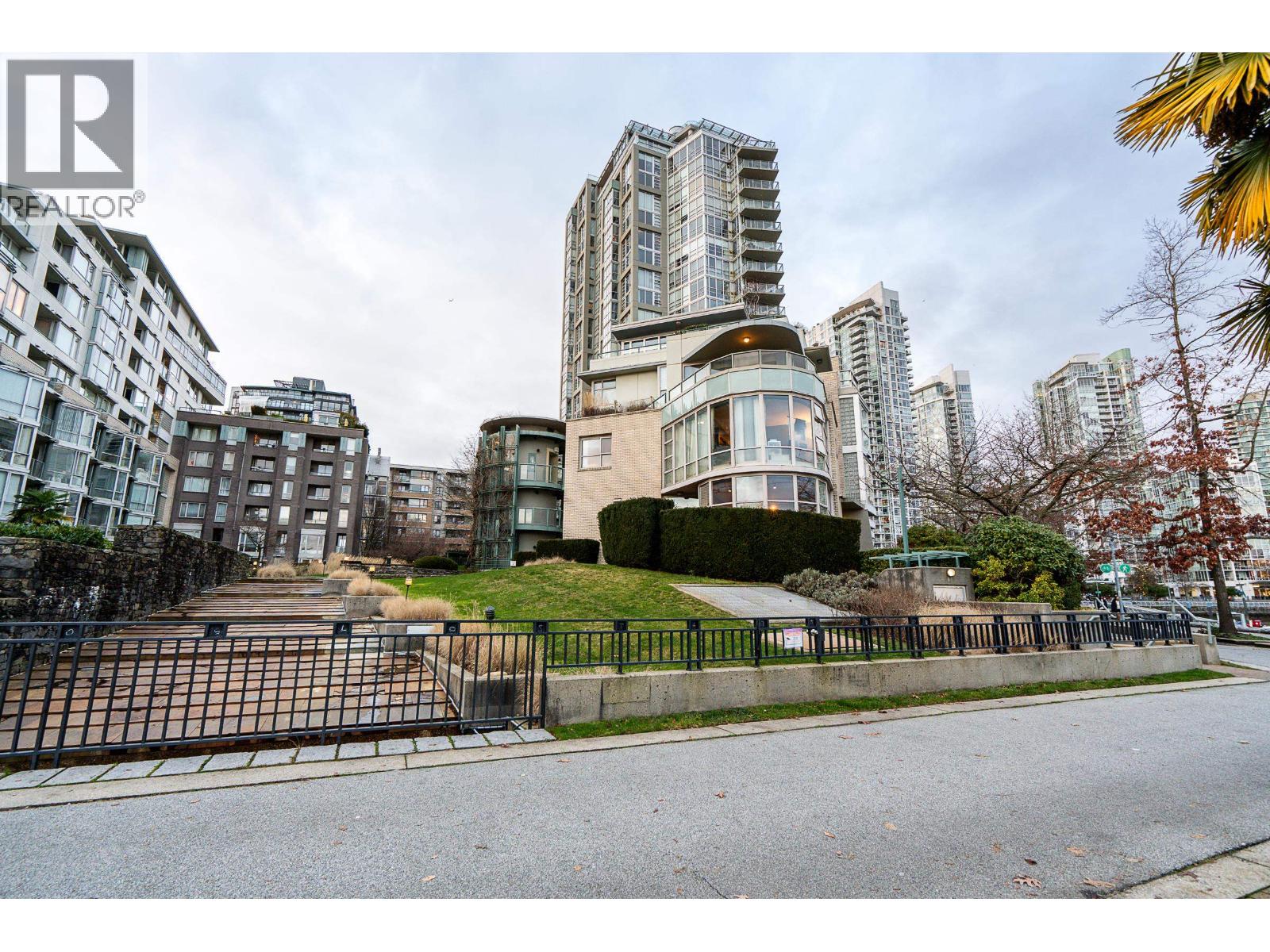 122 1228 Marinaside Crescent, Vancouver, British Columbia V6Z 2W4 - Photo 35 - R3081565