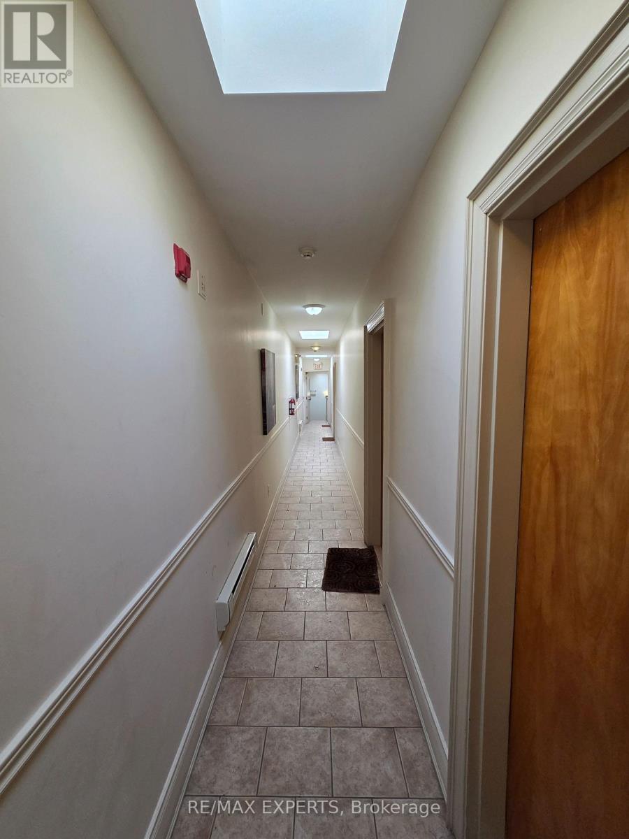 303 - 1989 Danforth Avenue, Toronto, Ontario  M4C 1J7 - Photo 2 - E12725054