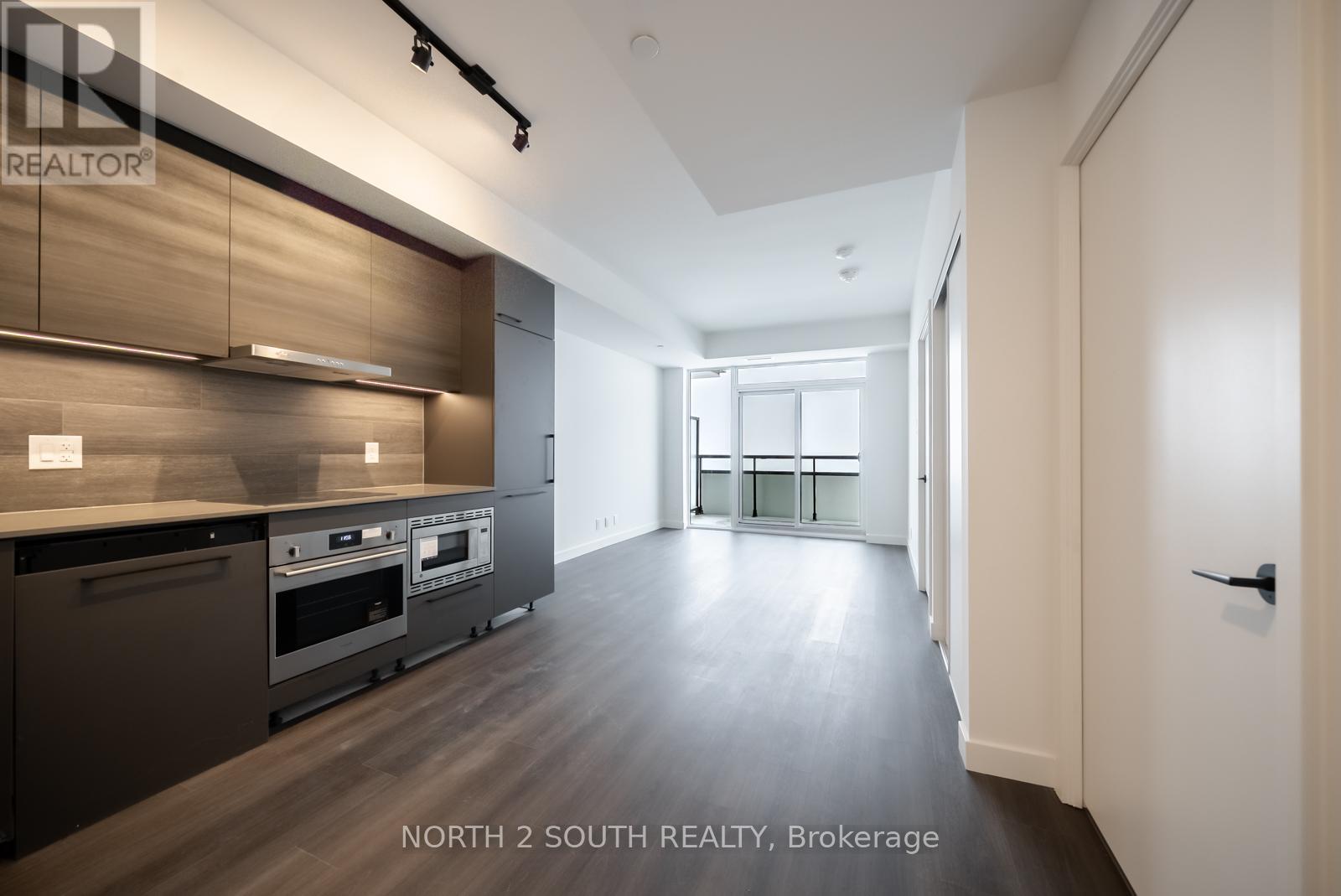 1008 - 1050 Eastern Avenue, Toronto, Ontario  M4L 0B7 - Photo 2 - E12725144