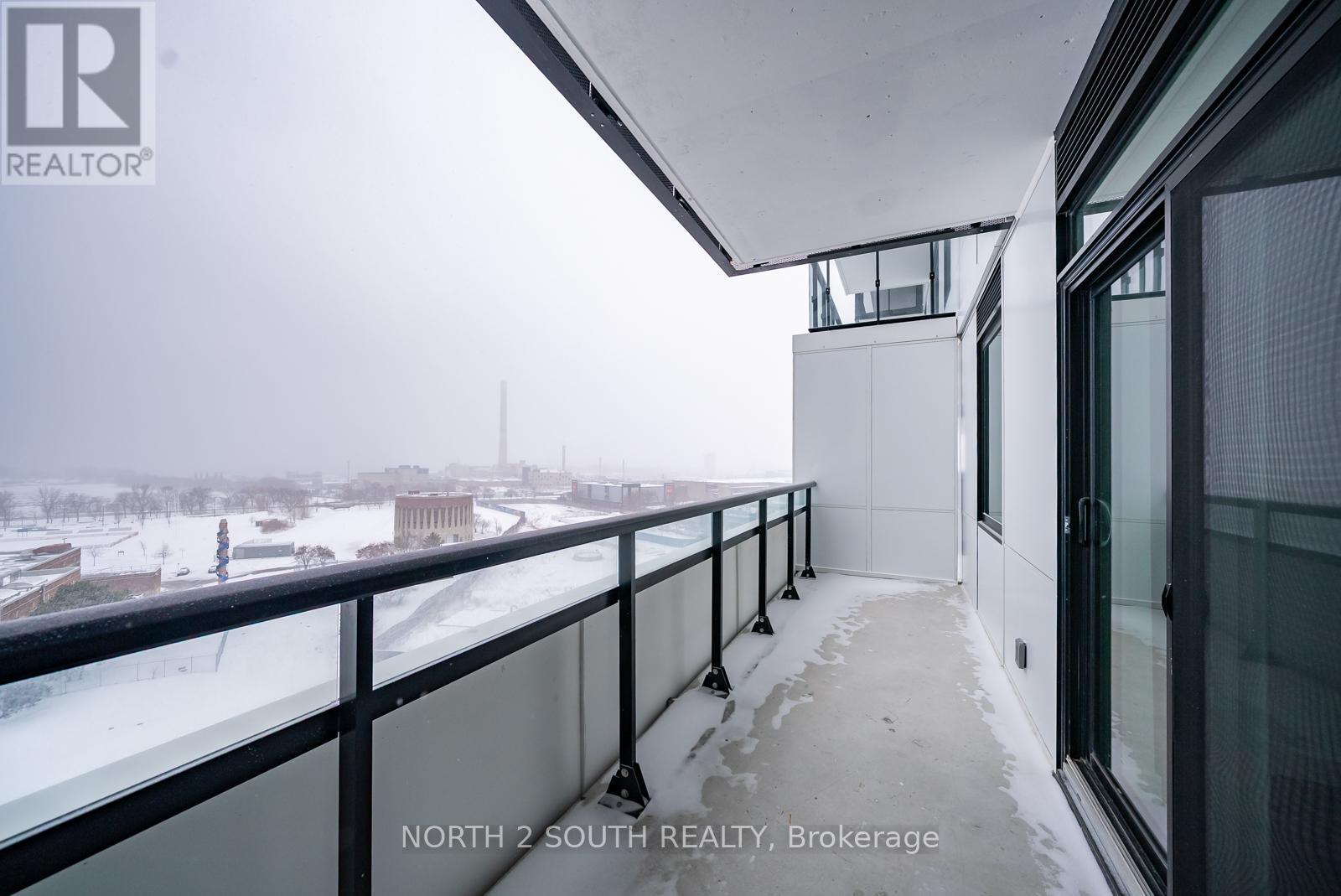 1008 - 1050 Eastern Avenue, Toronto, Ontario  M4L 0B7 - Photo 3 - E12725144