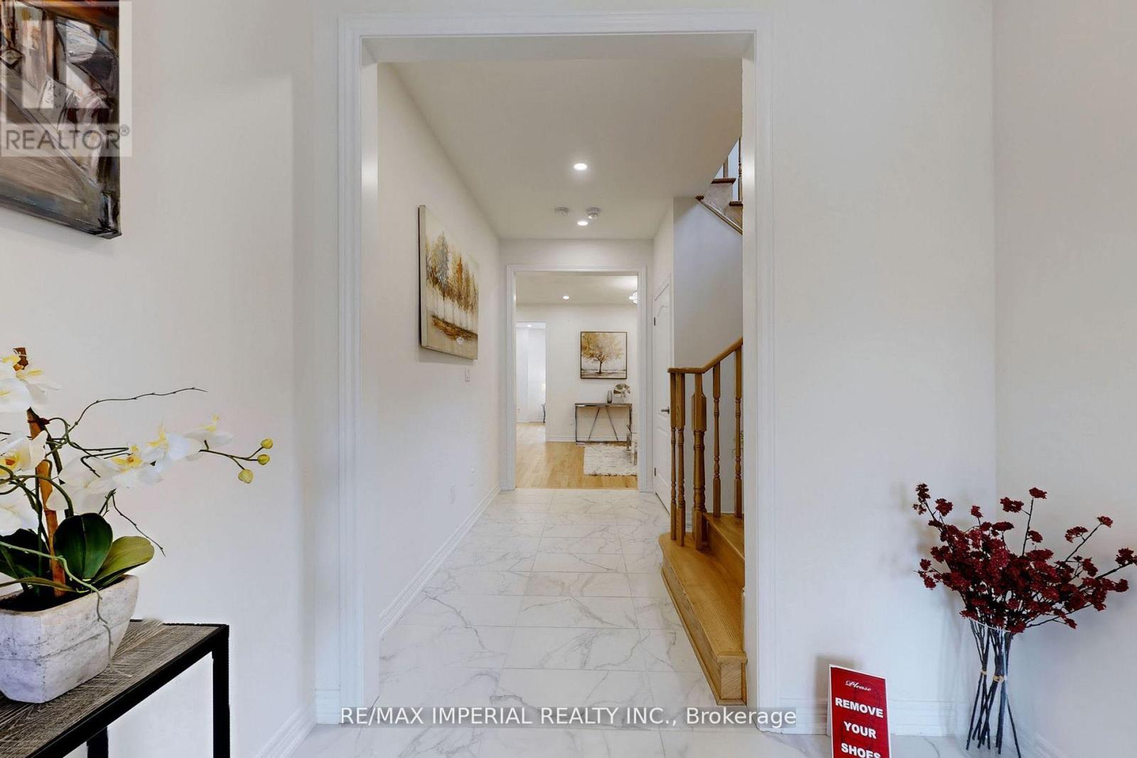 30 Pietrowski Drive, Georgina, Ontario  L4P 0K2 - Photo 17 - N12725142