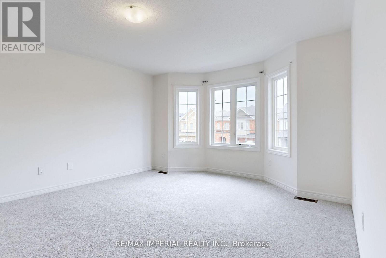 30 Pietrowski Drive, Georgina, Ontario  L4P 0K2 - Photo 23 - N12725142