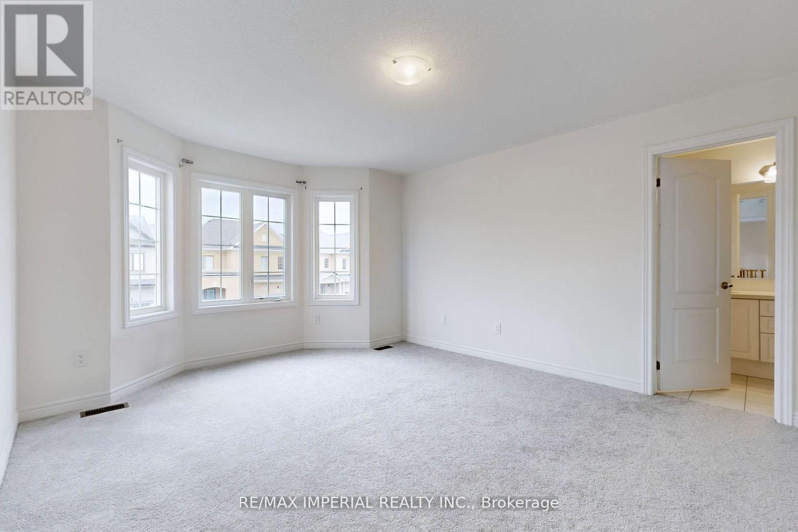 30 Pietrowski Drive, Georgina, Ontario  L4P 0K2 - Photo 24 - N12725142