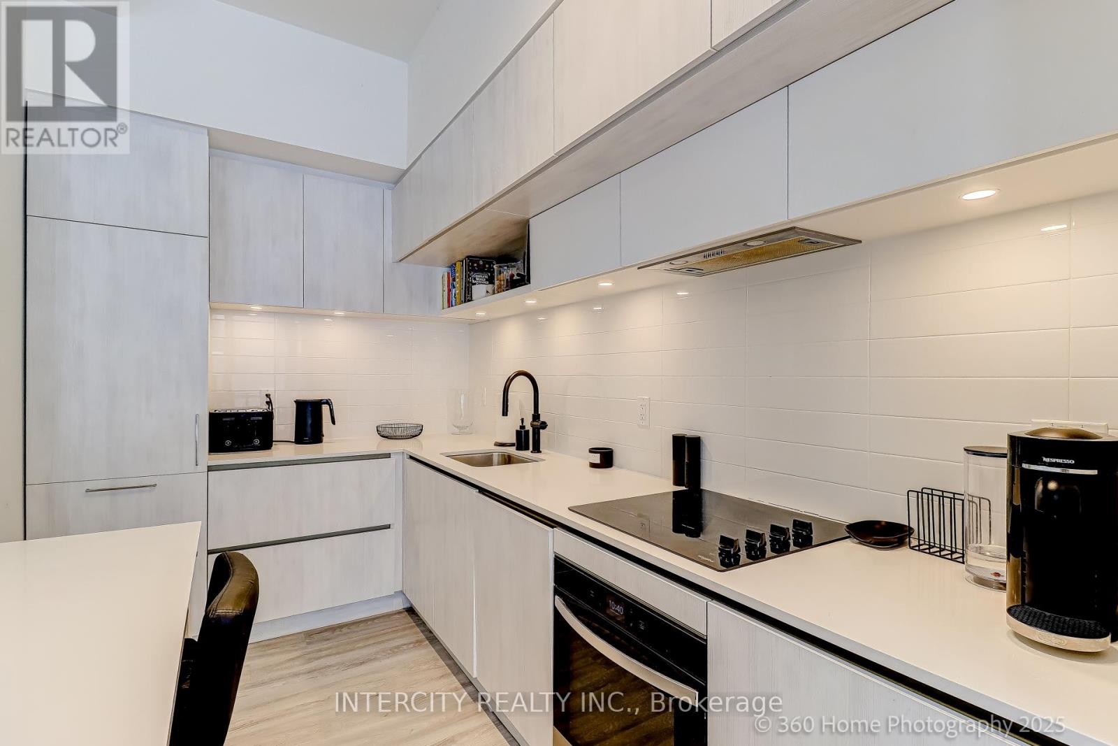 1505 - 11 David Eyer Road, Richmond Hill, Ontario  L4S 1M4 - Photo 9 - N12725152