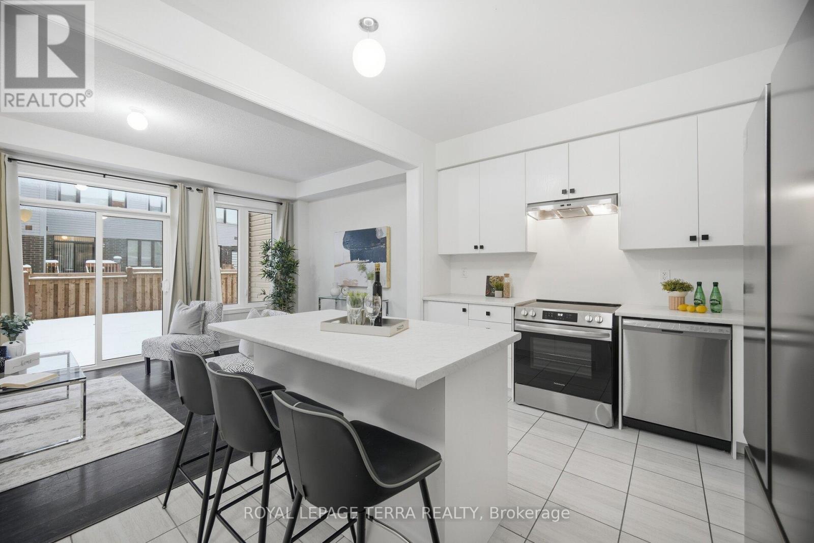 29 Tamworth Terrace, Barrie, Ontario  L9J 0W5 - Photo 9 - S12725006