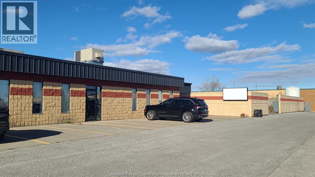 MLS# 26000774: 2996 DEZIEL DRIVE, Windsor, Canada