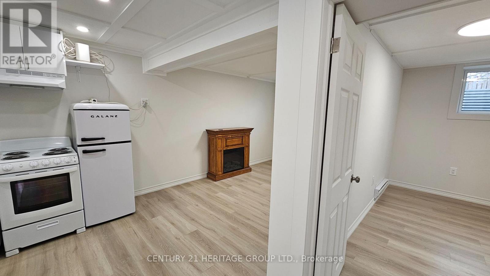 217 Thoms Crescent, Newmarket, Ontario  L3Y 1C9 - Photo 5 - N12586864