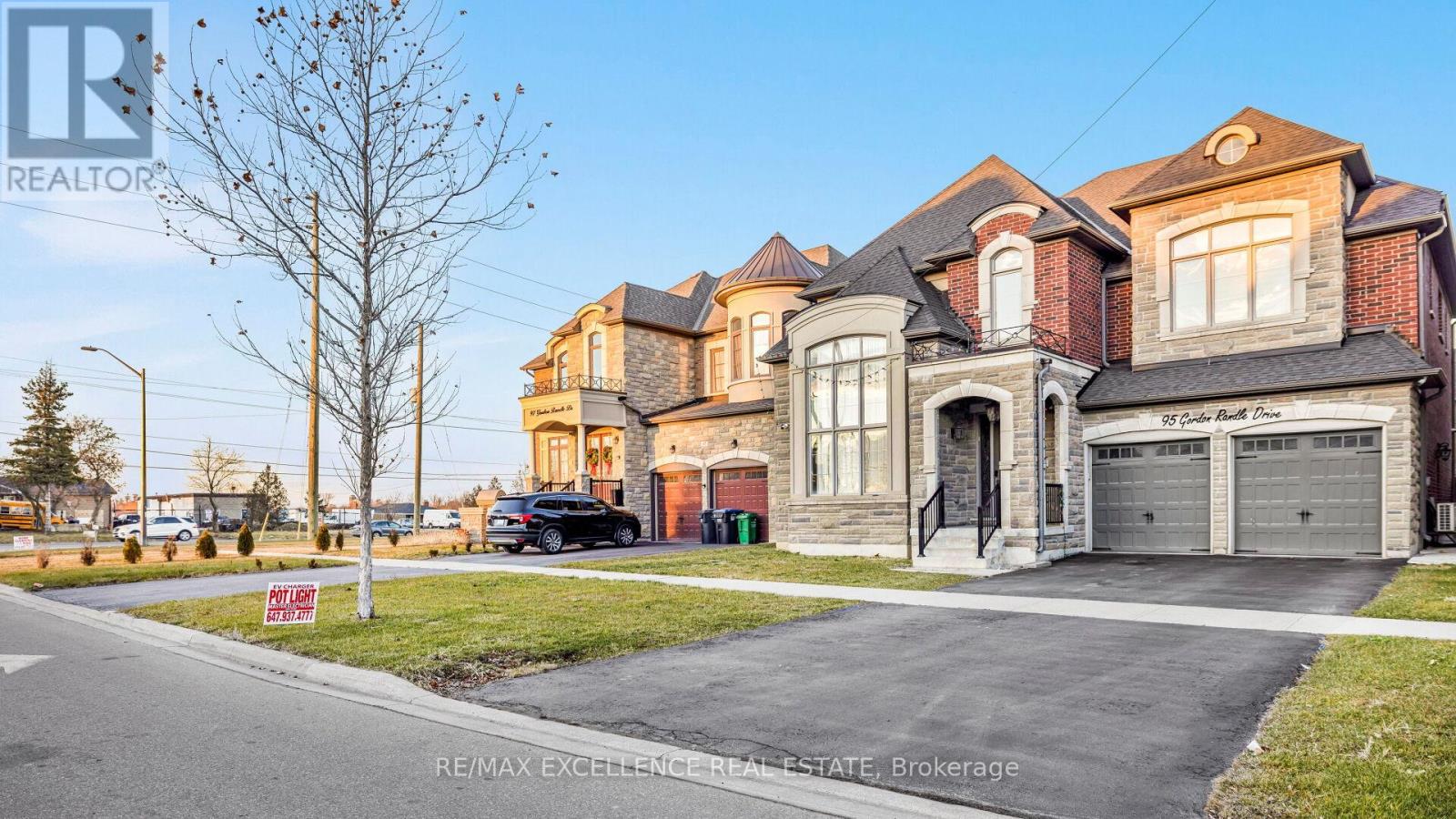 95 GORDON RANDLE DRIVE, Brampton, Ontario