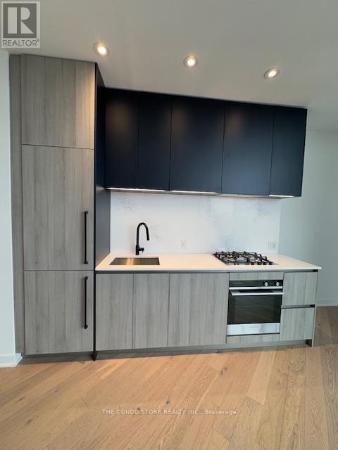 809 - 2625 Dundas Street W, Toronto, Ontario  M6P 0C5 - Photo 3 - W12725082
