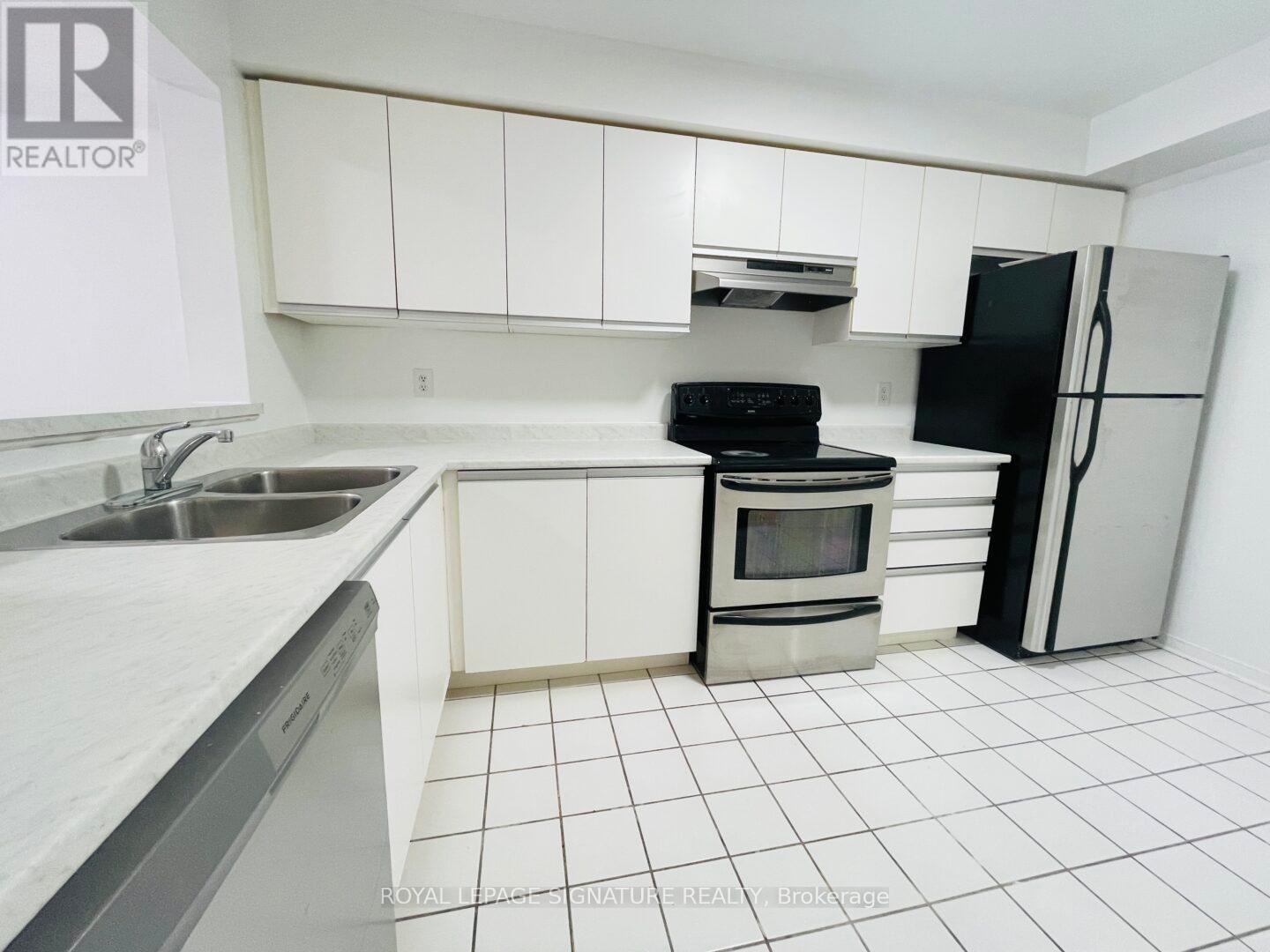 91 - 689 Four Winds Way, Mississauga, Ontario  L5R 4C5 - Photo 4 - W12725114