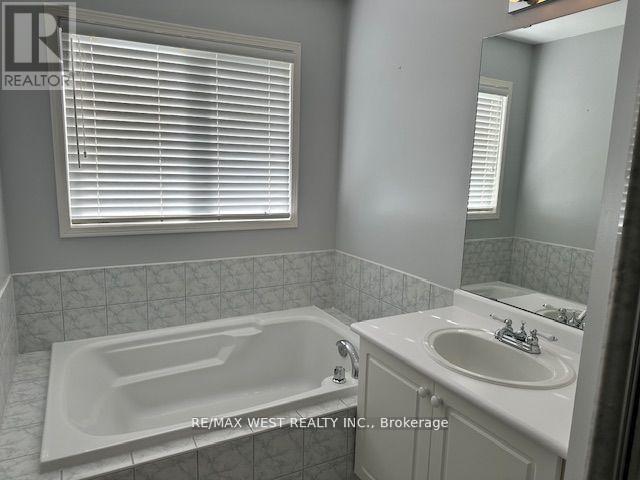 36 Senator Way, Caledon, Ontario  L7E 2R9 - Photo 10 - W12725146