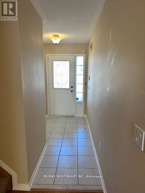 36 Senator Way, Caledon, Ontario  L7E 2R9 - Photo 3 - W12725146