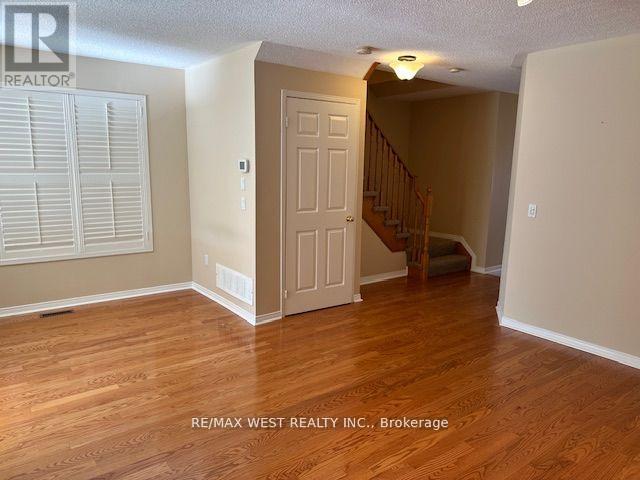 36 Senator Way, Caledon, Ontario  L7E 2R9 - Photo 4 - W12725146