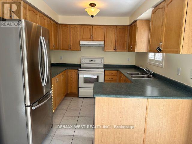 36 Senator Way, Caledon, Ontario  L7E 2R9 - Photo 6 - W12725146