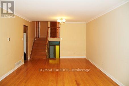 Upper - 40 Futura Drive, Toronto, Ontario  M3N 2L7 - Photo 4 - W12725150