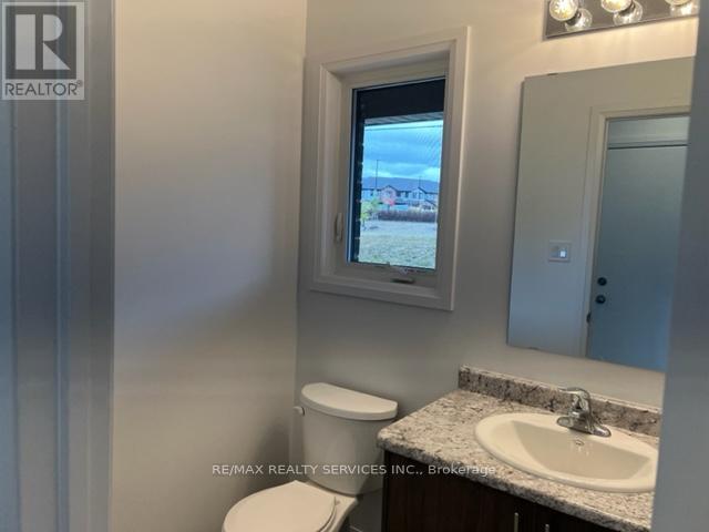 15 Roper Place, Kitchener, Ontario  N2R 1R2 - Photo 7 - X12725064