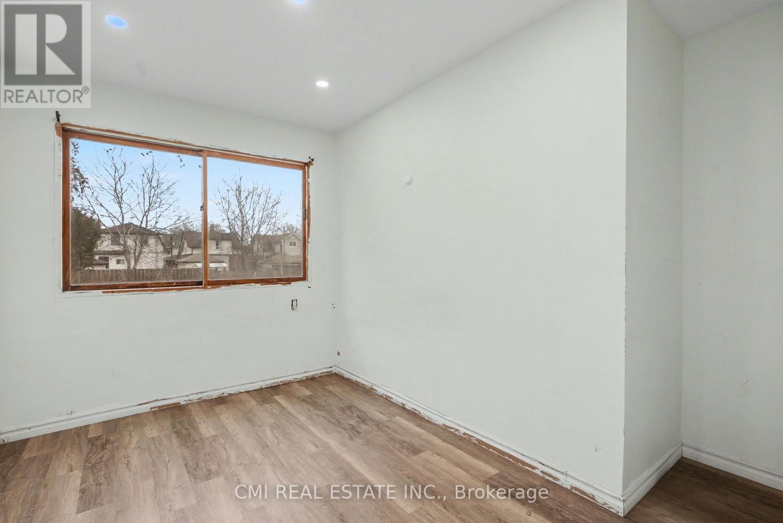 4824 Fourth Avenue, Niagara Falls, Ontario  L2E 4P1 - Photo 12 - X12725088