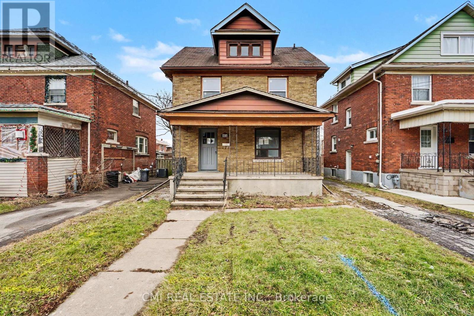 4824 Fourth Avenue, Niagara Falls, Ontario  L2E 4P1 - Photo 2 - X12725088