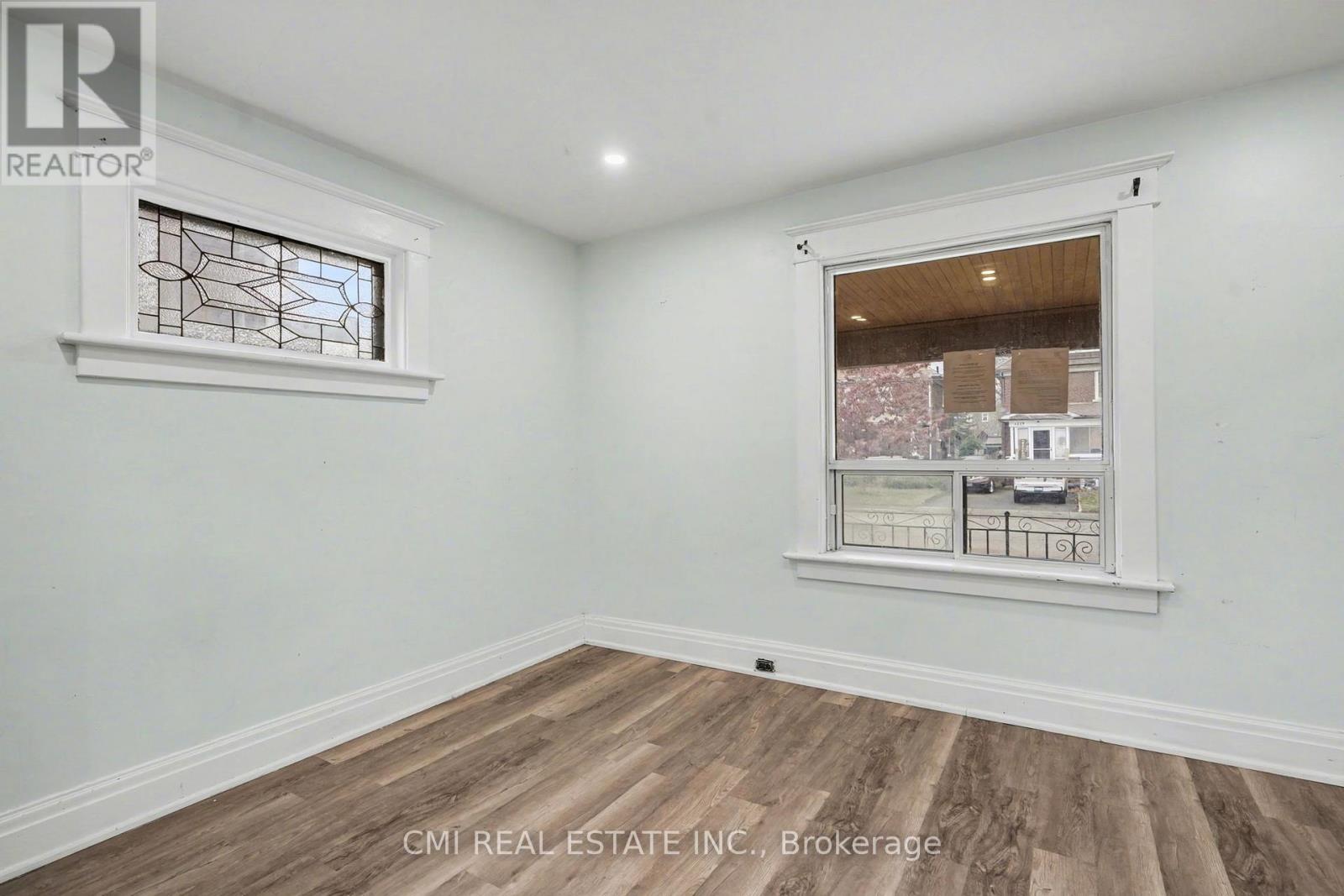 4824 Fourth Avenue, Niagara Falls, Ontario  L2E 4P1 - Photo 8 - X12725088