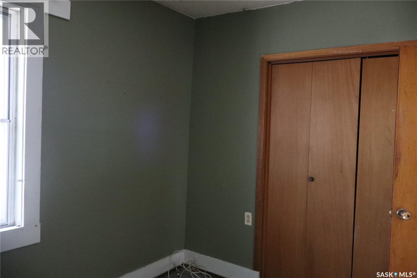 315 7th Avenue E, Assiniboia, Saskatchewan  S0H 0B0 - Photo 13 - SK027320