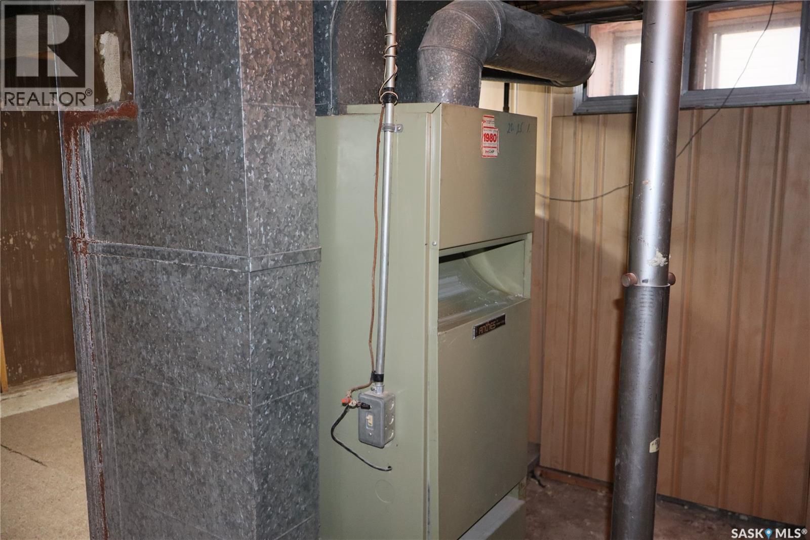 315 7th Avenue E, Assiniboia, Saskatchewan  S0H 0B0 - Photo 19 - SK027320