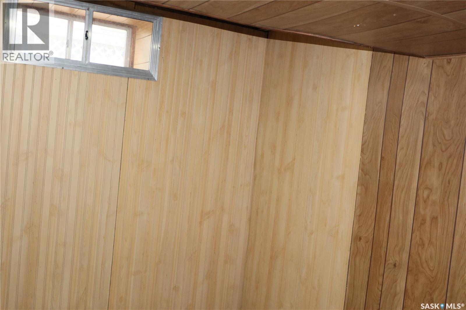 315 7th Avenue E, Assiniboia, Saskatchewan  S0H 0B0 - Photo 24 - SK027320