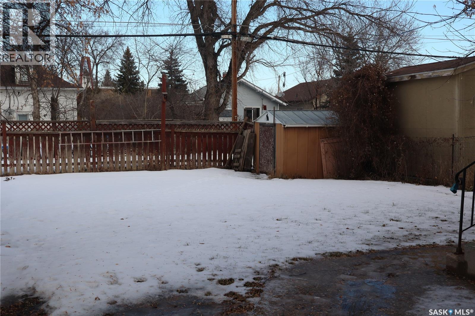 315 7th Avenue E, Assiniboia, Saskatchewan  S0H 0B0 - Photo 29 - SK027320