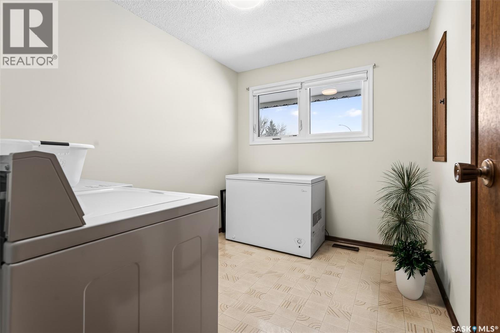 45 Blue Sage Drive, Moose Jaw, Saskatchewan  S6J 1A5 - Photo 34 - SK027305