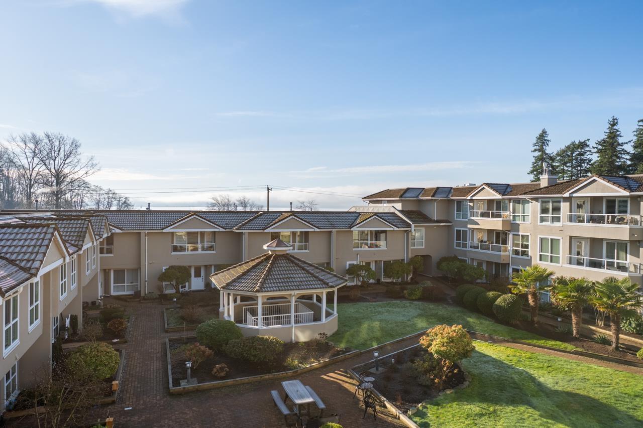312 15875 Marine Drive, White Rock, British Columbia  V4B 5J2 - Photo 2 - R3082540