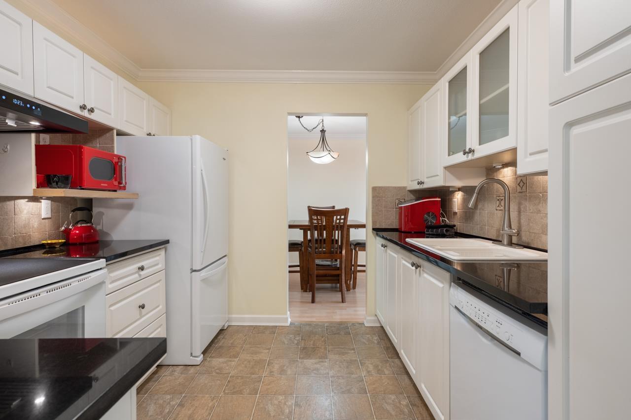 312 15875 Marine Drive, White Rock, British Columbia  V4B 5J2 - Photo 5 - R3082540