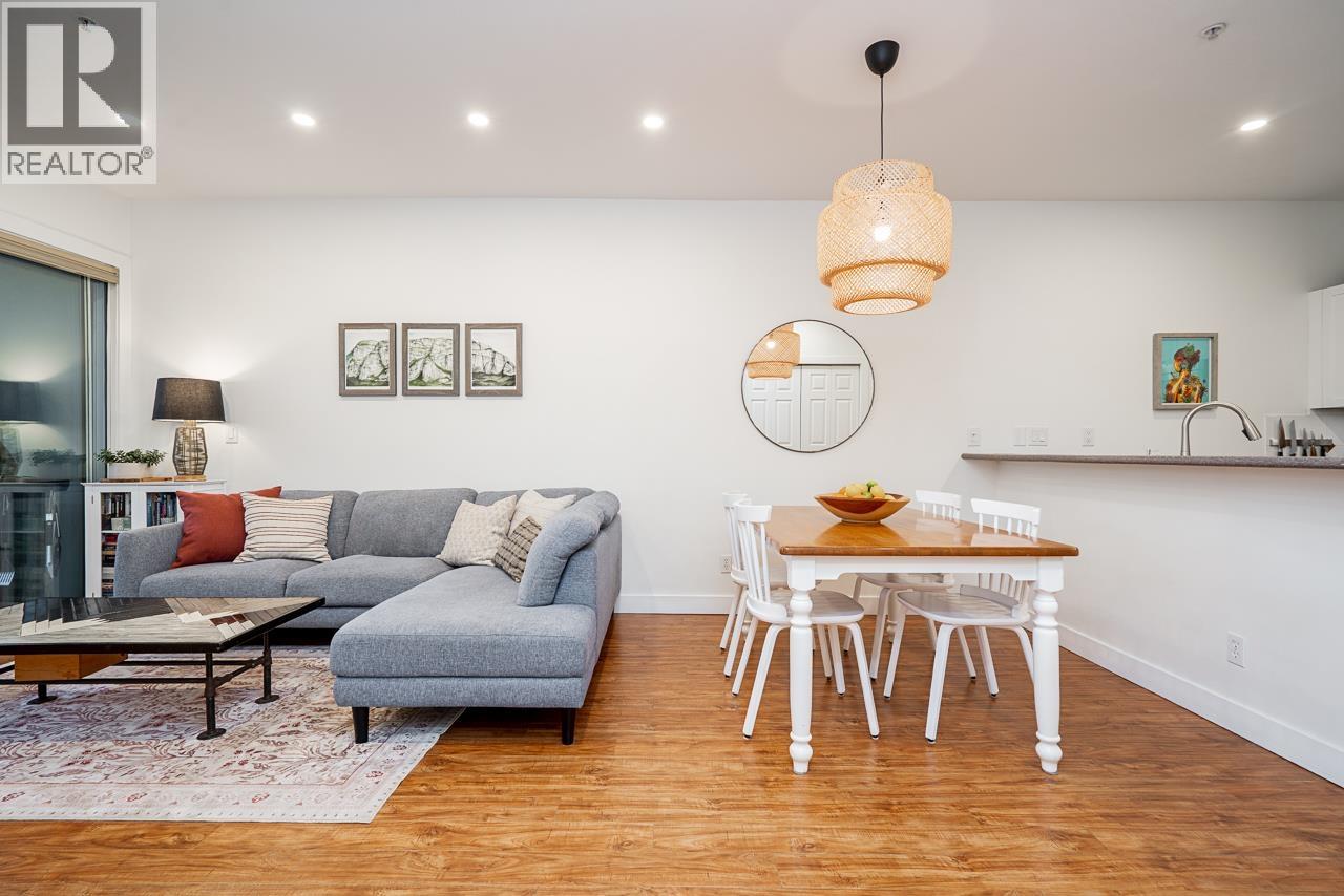 202 131 W 3rd Street, North Vancouver, British Columbia  V7M 1E7 - Photo 3 - R3082586