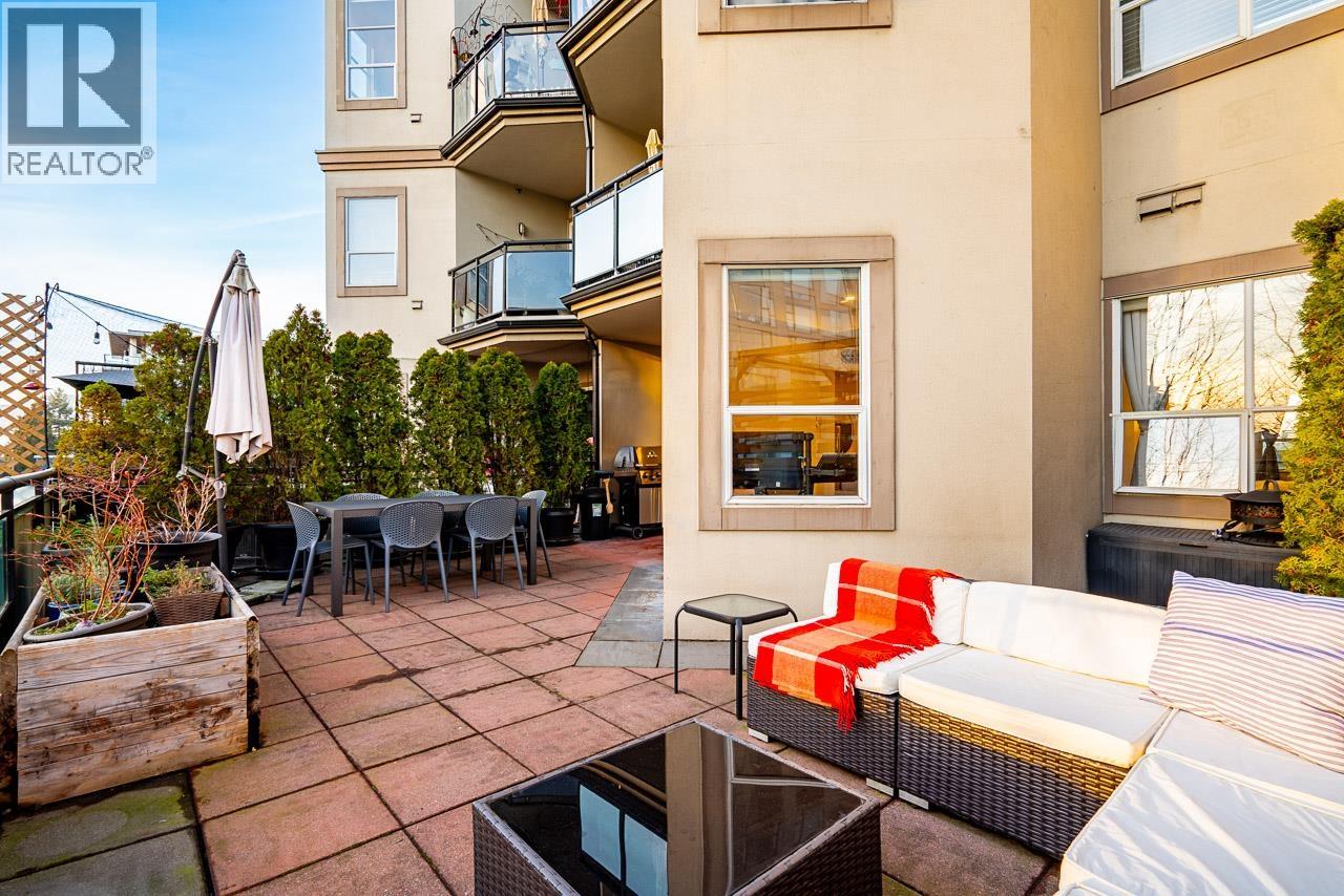 202 131 W 3RD STREET, North Vancouver, British Columbia