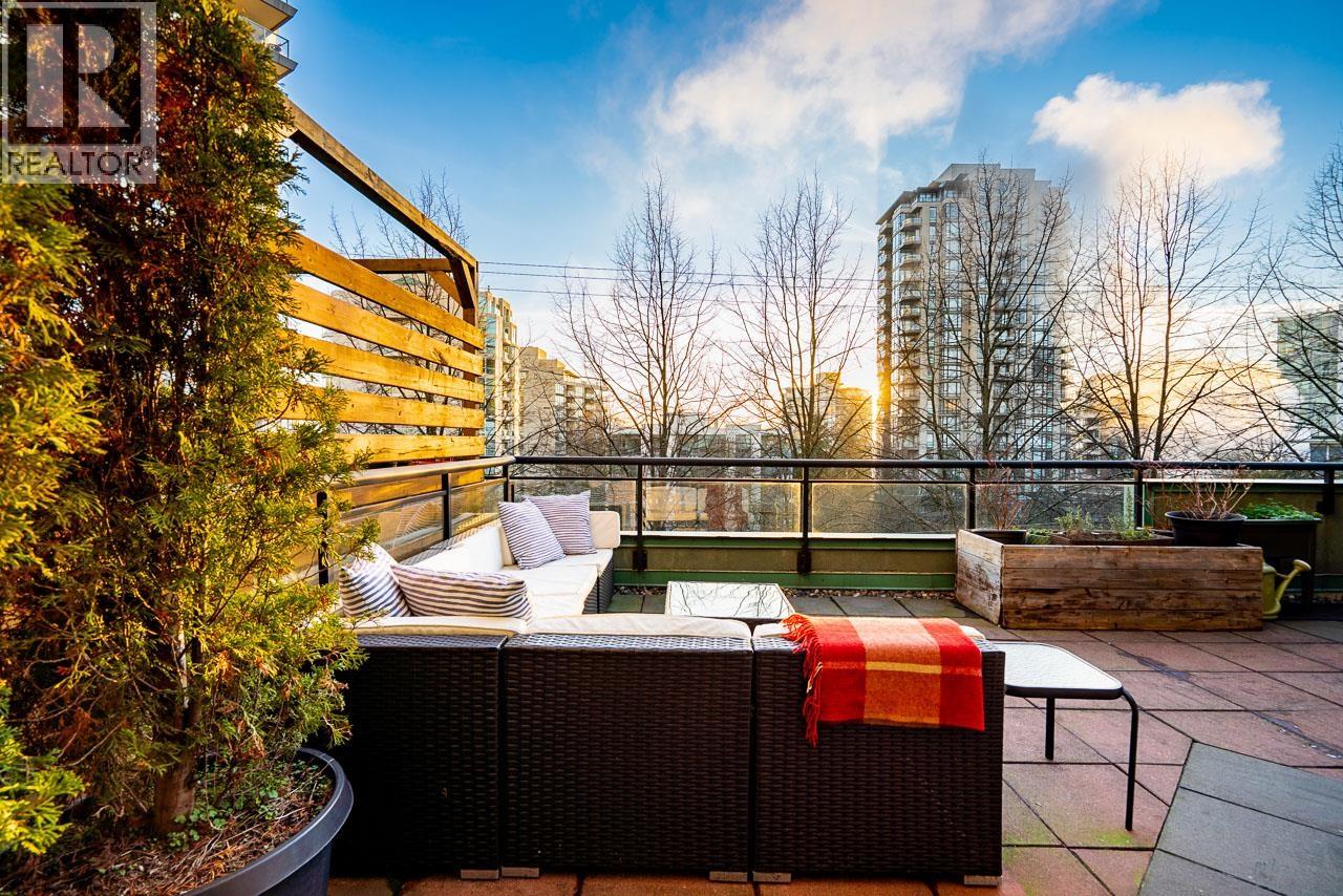 202 131 W 3rd Street, North Vancouver, British Columbia  V7M 1E7 - Photo 12 - R3082586