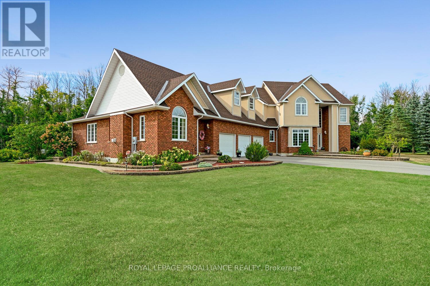 3560/3562 Weir Road, Edwardsburgh/cardinal, Ontario K0E 1X0 - Photo 2 - X12725162