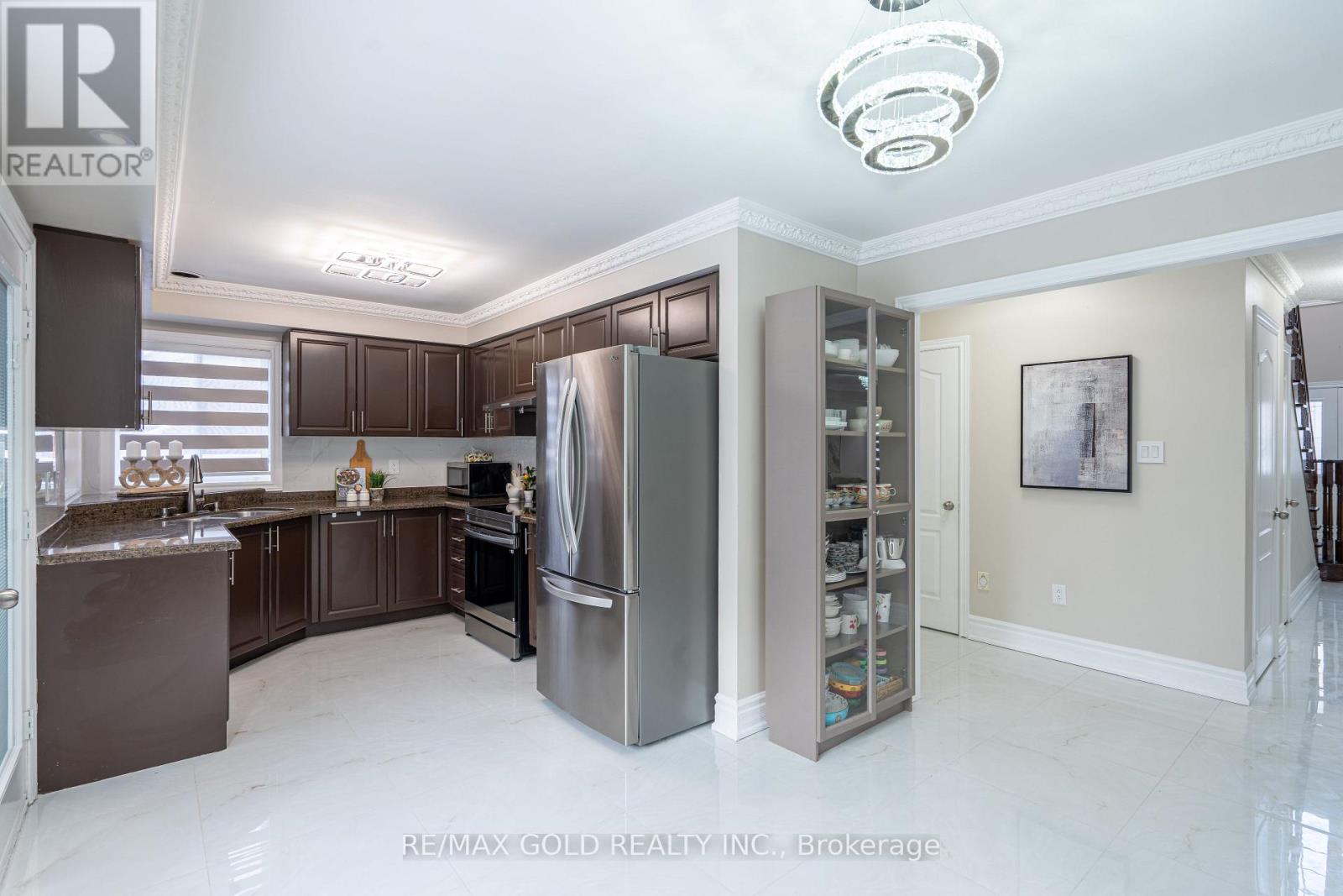 10 Leopard Gate, Brampton, Ontario  L6R 2E5 - Photo 10 - W12716794