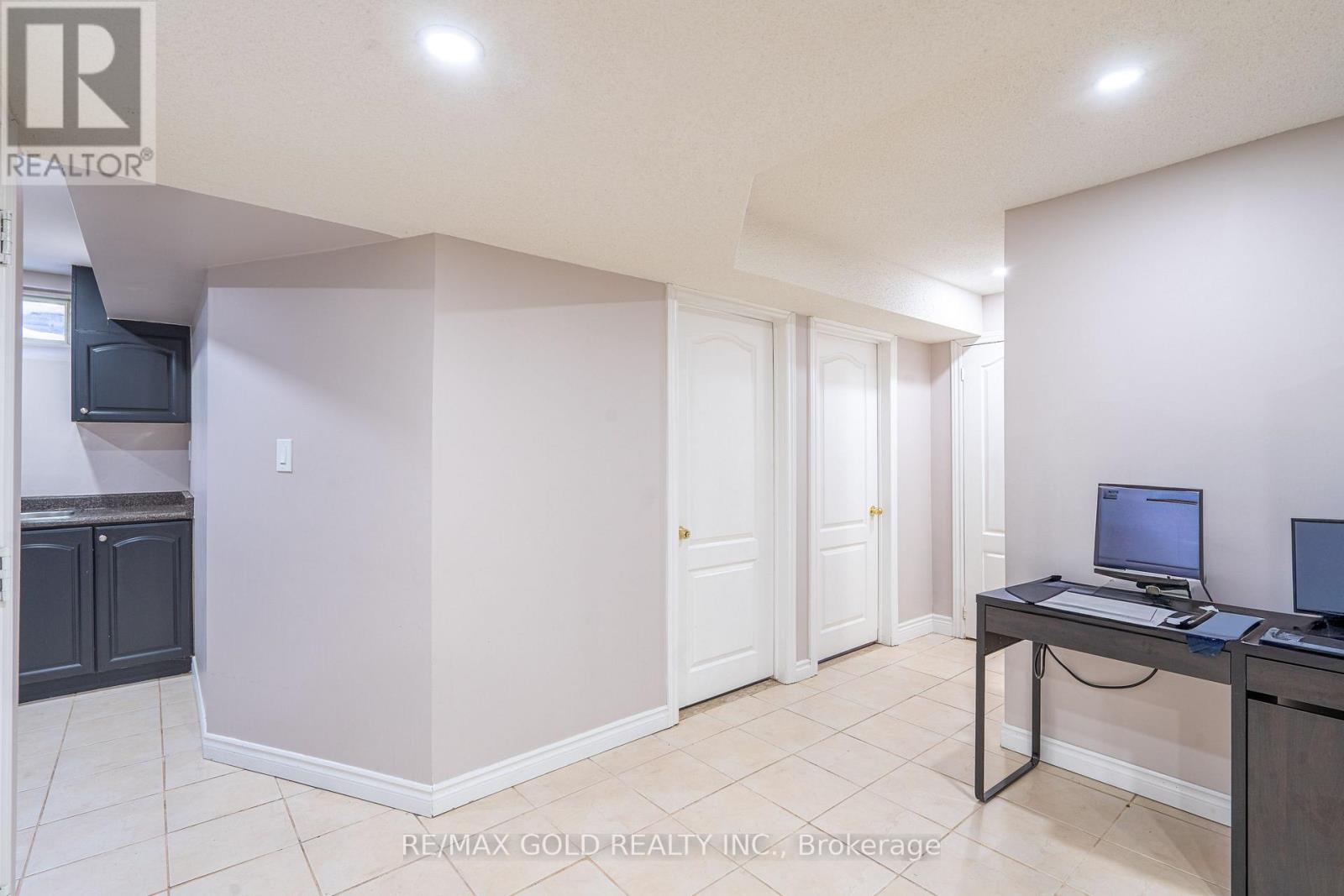 10 Leopard Gate, Brampton, Ontario  L6R 2E5 - Photo 39 - W12716794