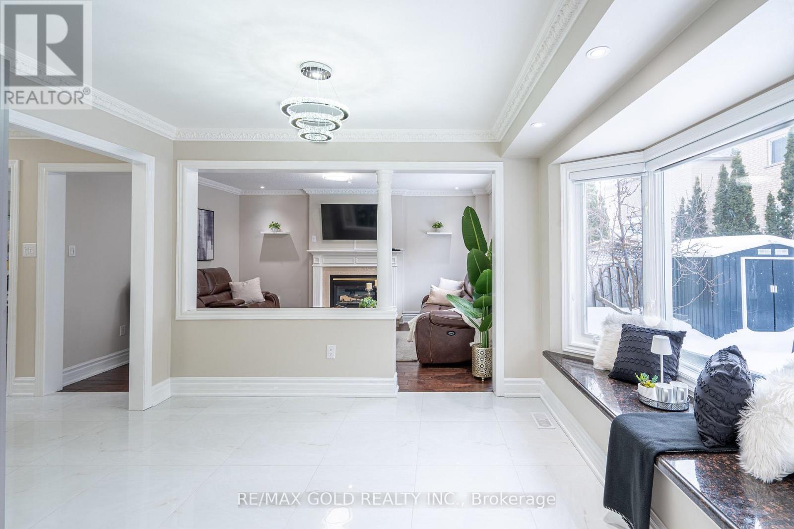 10 Leopard Gate, Brampton, Ontario  L6R 2E5 - Photo 13 - W12716794