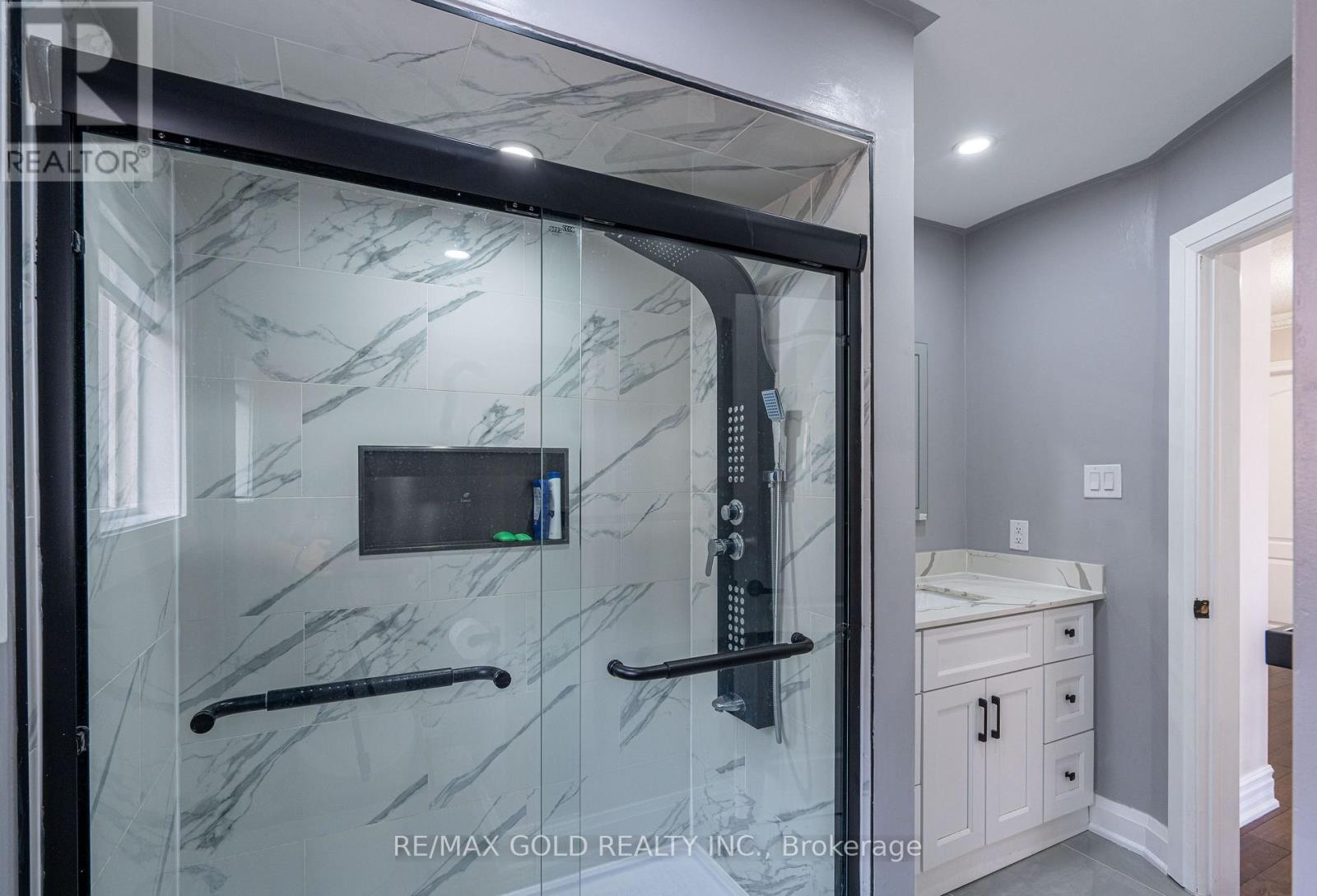 10 Leopard Gate, Brampton, Ontario  L6R 2E5 - Photo 25 - W12716794