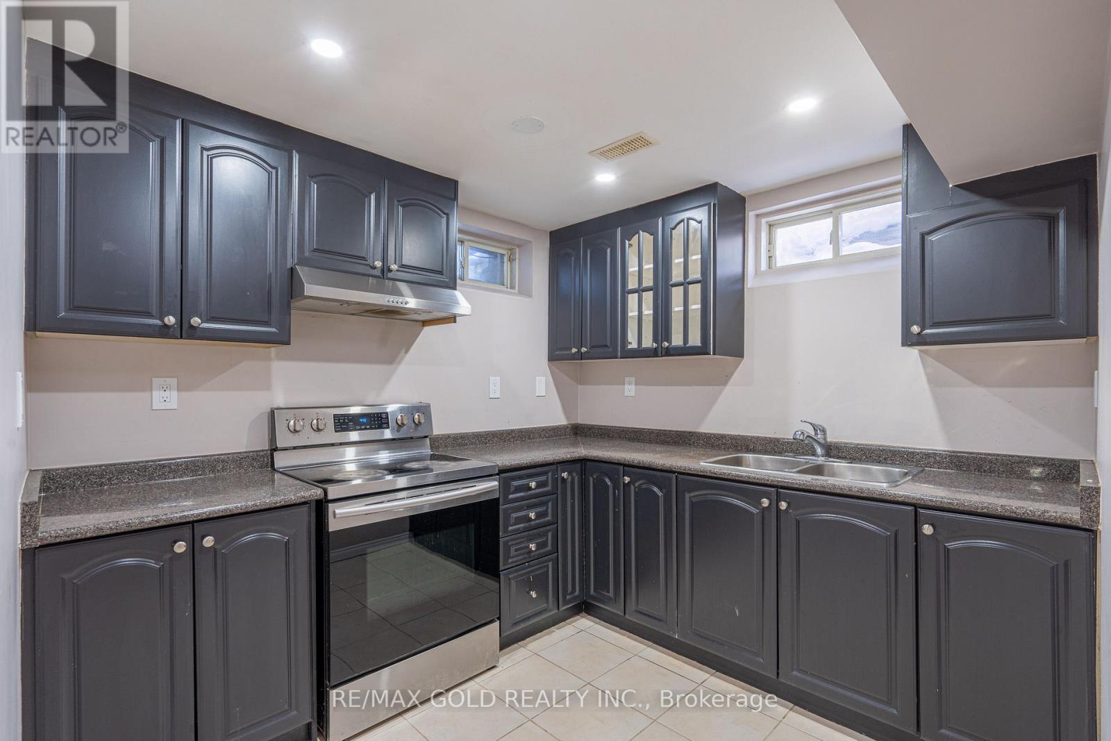 10 Leopard Gate, Brampton, Ontario  L6R 2E5 - Photo 38 - W12716794