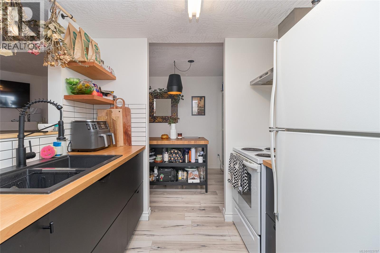 10 930 North Park St, Victoria, British Columbia  V8T 1C6 - Photo 10 - 1023787