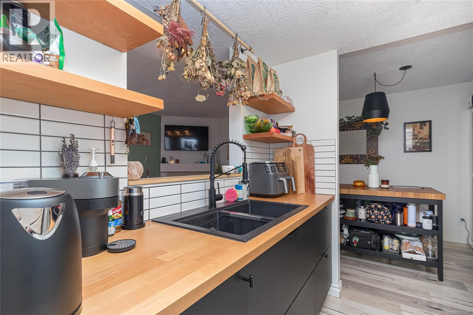 10 930 North Park St, Victoria, British Columbia  V8T 1C6 - Photo 11 - 1023787