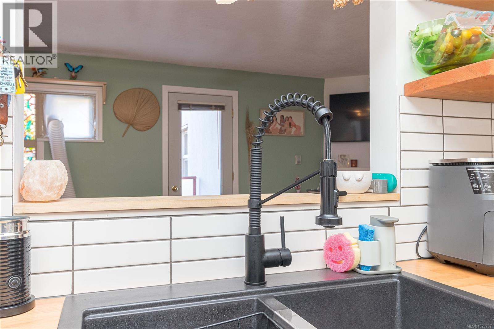 10 930 North Park St, Victoria, British Columbia  V8T 1C6 - Photo 12 - 1023787