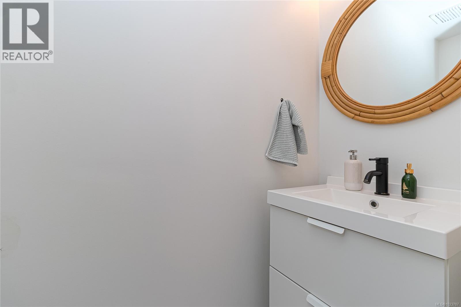 10 930 North Park St, Victoria, British Columbia  V8T 1C6 - Photo 18 - 1023787