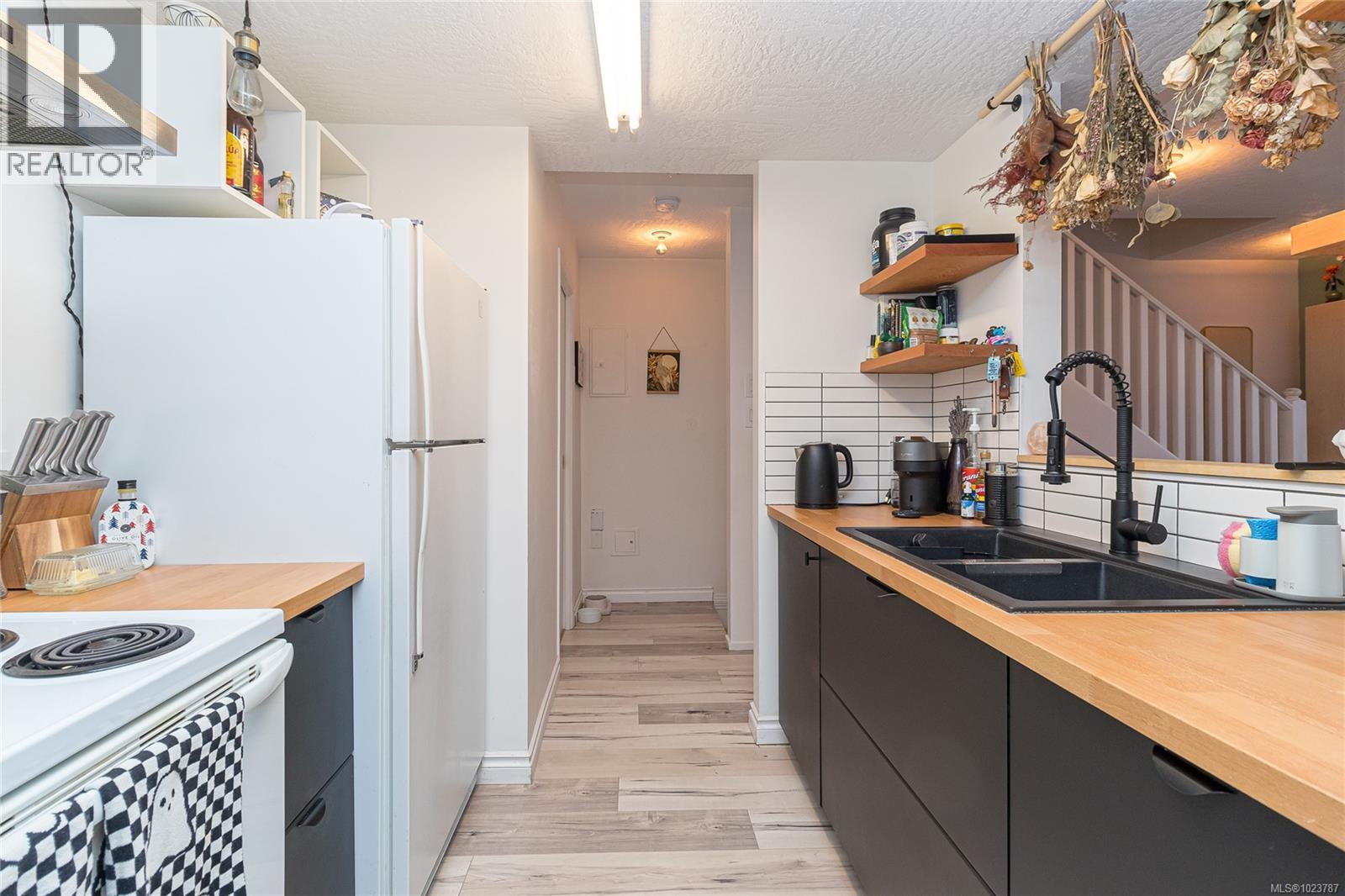 10 930 North Park St, Victoria, British Columbia  V8T 1C6 - Photo 9 - 1023787